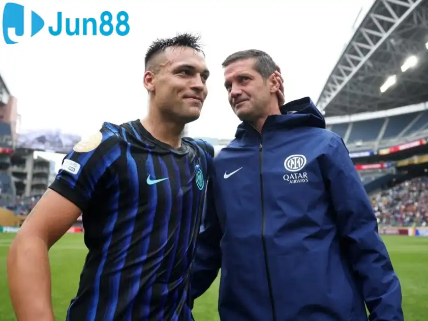 HLV Chivu được kỳ vọng sẽ giúp Inter Milan đòi lại ngôi vương từ tay Napoli (Ảnh: Revsports)