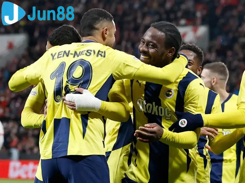 Fenerbahce và Nice đều không có điểm ở ngày đầu ra quân (Ảnh: ESPN)